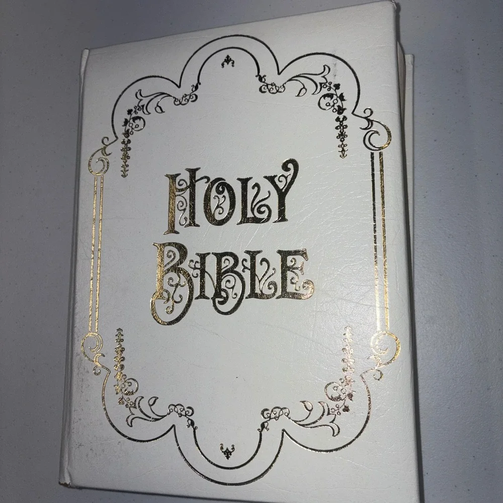 Catholic Holy Bible Family Life Edition NAB White Bonded Leather Gold Gilt